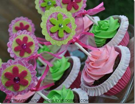 PINK AND GREEN CUPCAKES