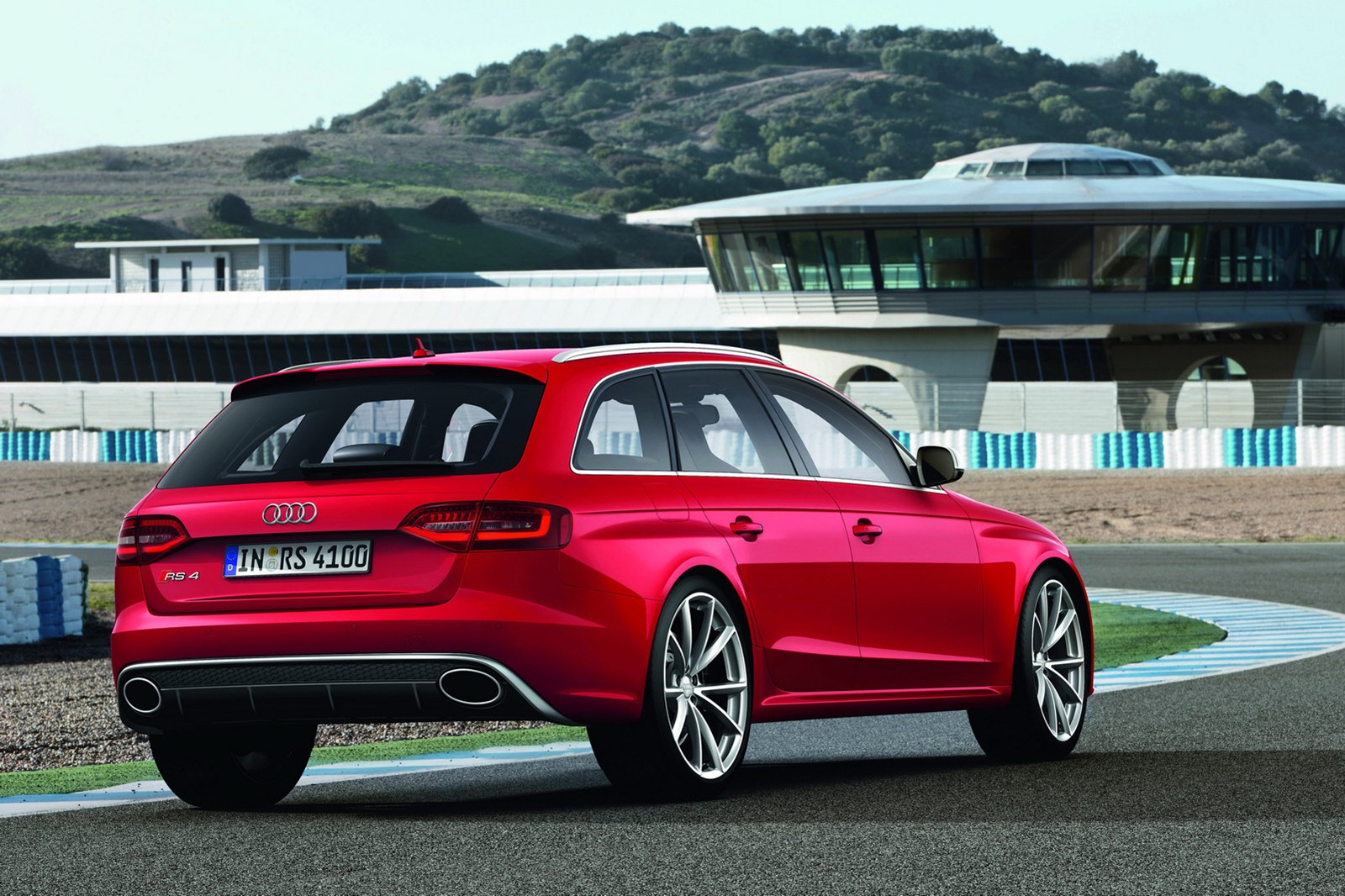 [2013-Audi-RS4-Avant-13%255B2%255D.jpg]