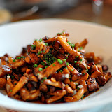 Girolles à la bordelaise.
Simple, efficace, malheureusement un peu trop salé à mon goût (lun des rares défauts du restaurant).
