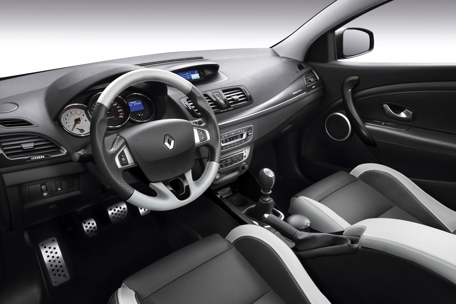 Renault-Megane-10[3].jpg