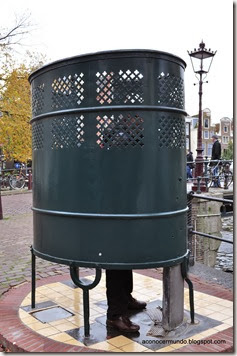 Amsterdam. Detalles. Urinario público masculino - DSC_0100