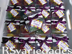 Caixa em acetato quadrada 
    : R$3,50 unid / cento R$340,00.
    : min. 40 unids.
    : Conteúdo jujuba.
    : Medidas - 5x5x3 cm.
    : Fechamento em fita de cetim, etiqueta personalizada e mini-chupeta ou mini-sapatinho.