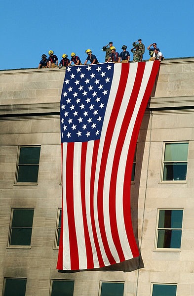 [At%2520the%2520Pentagon%2520after%2520Attack%2520-%2520US%2520Navy%2520Took%2520Photo%2520-%2520Public%2520Domain%2520-%2520Wikimedia%2520Commons%255B2%255D.jpg]