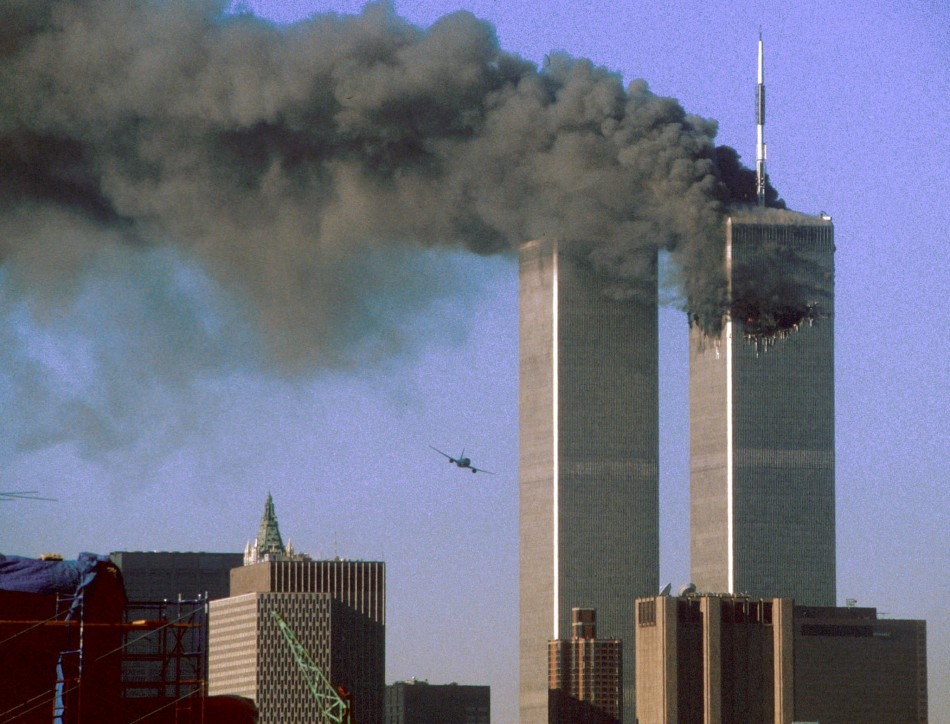 [hijacked-united-airlines-flight-175-l-flies-toward-the-world-trade-cen%255B4%255D.jpg]