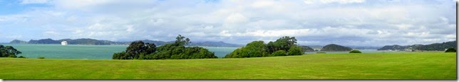 Cruiseship off Waitangi 