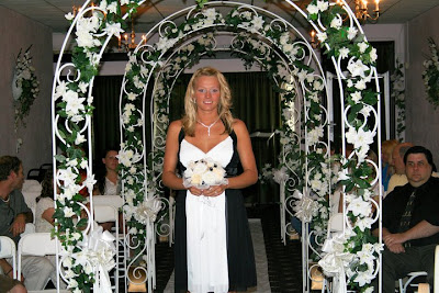 Beautiful Bride, Getting married at the Heaven Sent Wedding Chapel, Hamilton Ohio