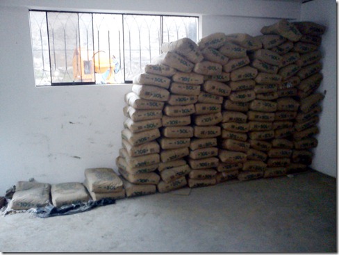 bolsas de cemento que dona la provincial por el plan pariakaka