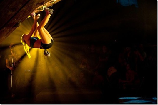 girls-rock-climbing-23