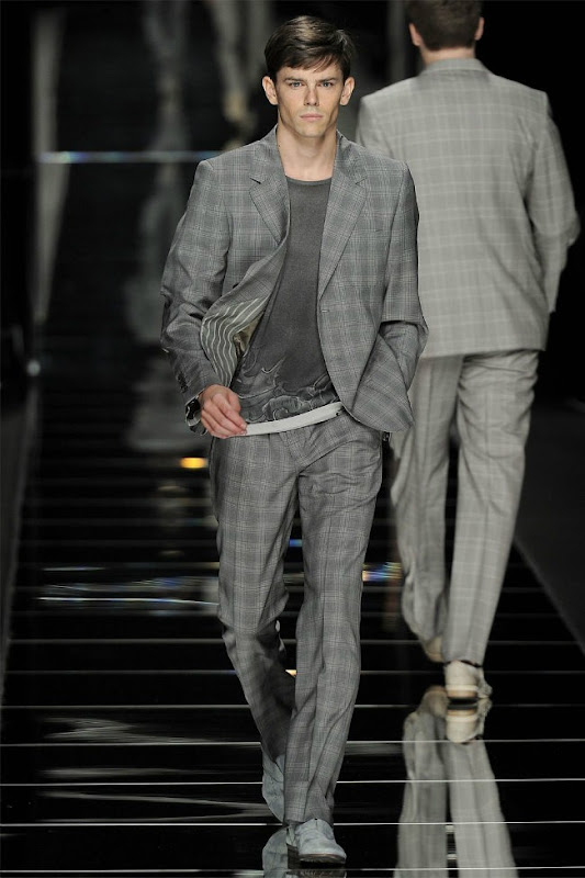 Milan Fashion Week Primavera 2012 - John Richmond (38)