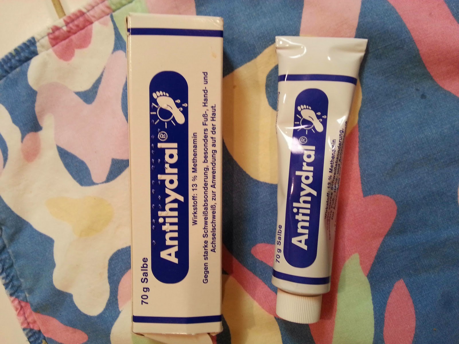 Rock climbing Antihydral review for drying hands while climbing.