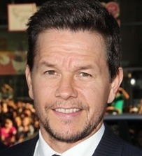 Mark Wahlbergék készítik a Visszakézből amcsi változatát