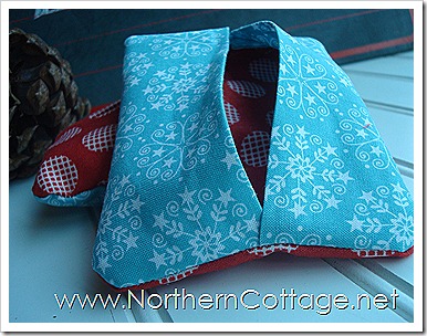 Aqua Tissue Tote @ NorthernCottage.net