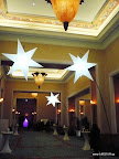 Dubai,fiesta,presentacion, esferas de suelo, conos,llama,estrella,flor de loto.jpg