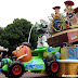 My most favorite characters in the entire parade bunch: Toy Story with Woody and Buzz Lightyear!