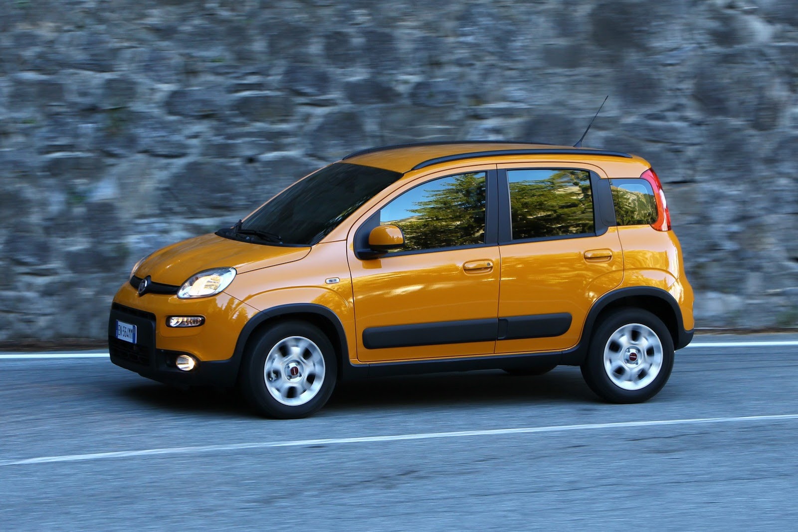 [2013-Fiat-Panda-Trekking-7%255B2%255D.jpg]