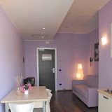 Cucina-soggiorno con divano-letto / Kitchen-living room with sofa bed