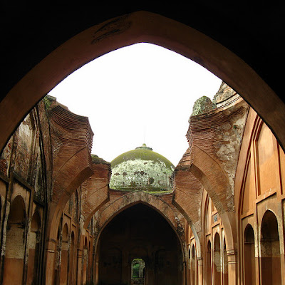 Katra Mosque , Source: http://www.flickr.com/photos/14313386@N04/2796979557 2796979557.jpg