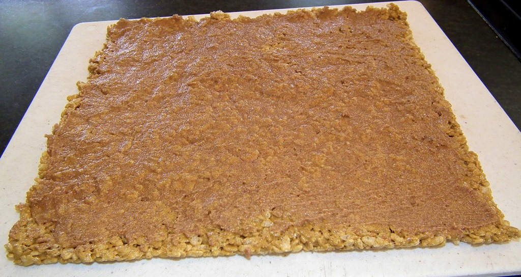 [Ready%2520to%2520roll%2520Cinnamon%2520Roll%2520Rice%2520Krispies%2520Treats%255B4%255D.jpg]