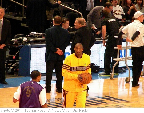 'Kobe Bryant - Shoot Around' photo (c) 2011, ToonariPost รข?? A News Mash Up - license: http://creativecommons.org/licenses/by-sa/2.0/