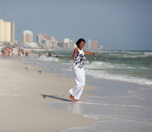 [Michelle-dancing-beach%255B3%255D.jpg]