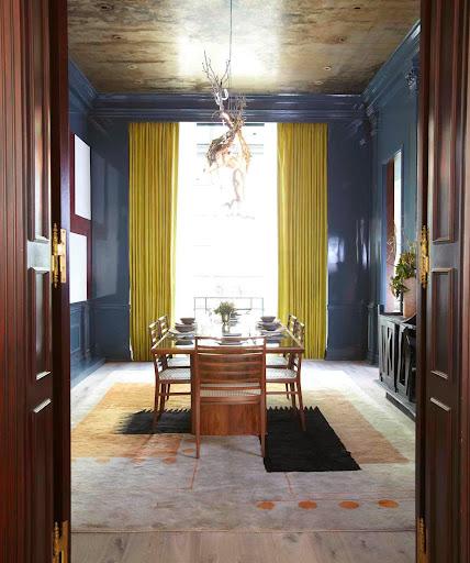 Kristen McGinnis, one of Traditional Home's 2009 Young Designers to Watch, worked her magic on the stately dining room. Kristen McGinnis, one of Traditional Home's 2009 Young Designers to Watch, worked her magic on the stately dining room.
