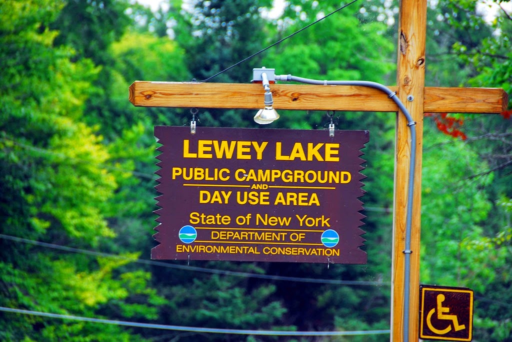 [Lewey-Lake-Sign3.jpg]
