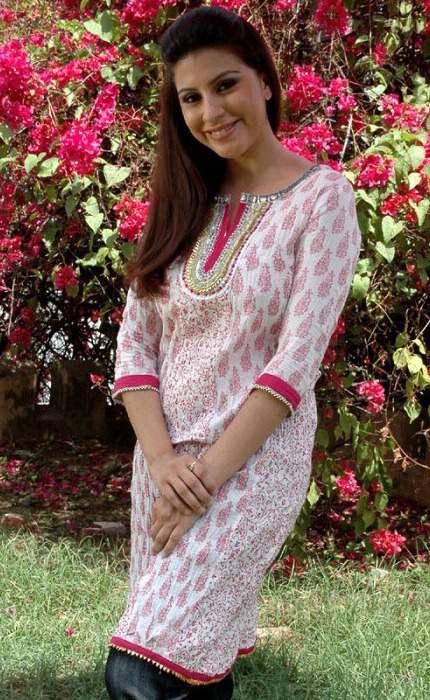 [karishma-kotak-iN%2520CHURIDAR%255B3%255D.jpg]
