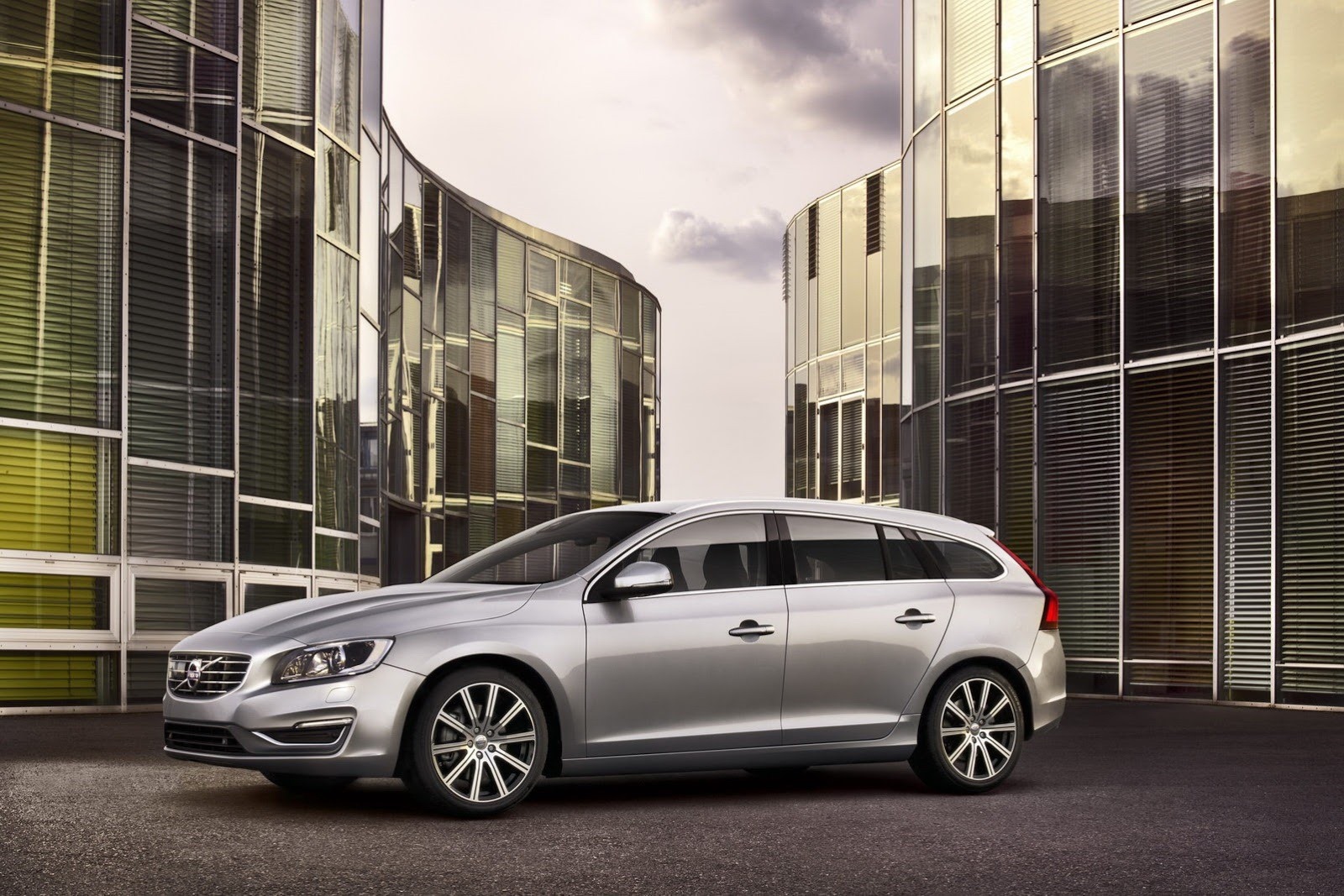 [Volvo-V60-6%255B2%255D.jpg]