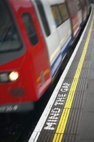 [mind-the-gap%255B4%255D.jpg]