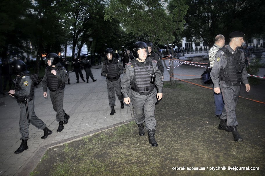 КАК РАЗГОНЯЛИ #ОККУПАЙАБАЙ (+70 ФОТО)