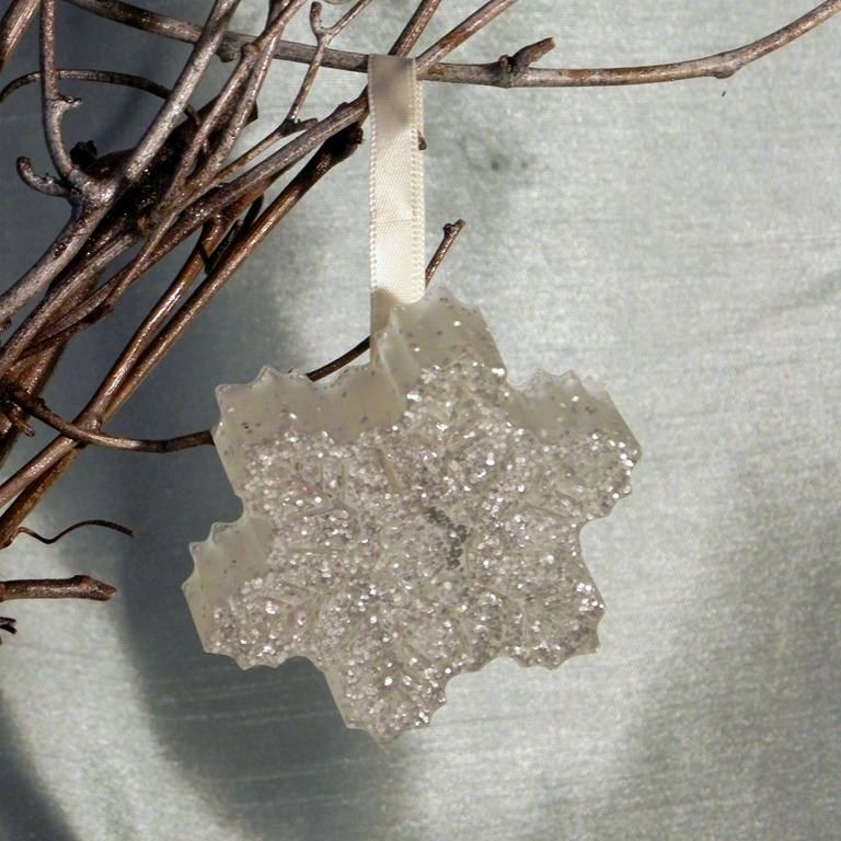 [envirotex-lite-resin-snowflake-squar%255B1%255D.jpg]