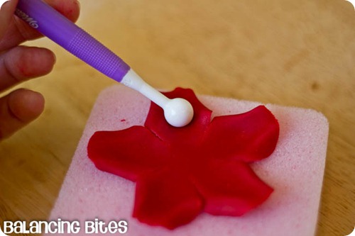 How to make gum paste roses (11)