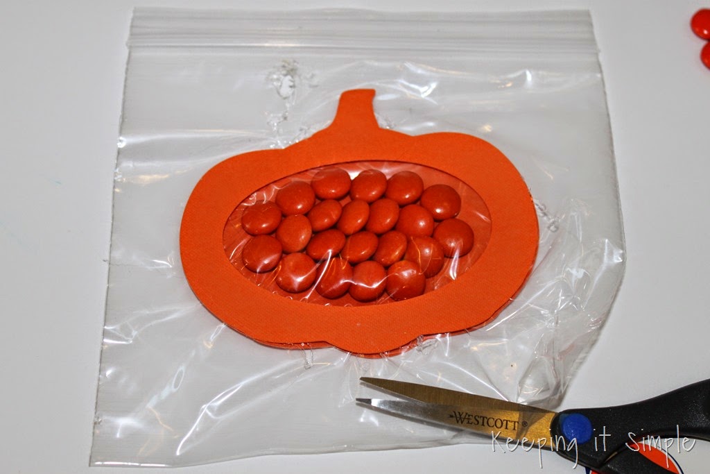 [Easy%2520Thanksgiving%2520Candy%2520Pouches%2520%25287%2529%255B3%255D.jpg]