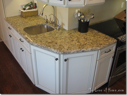  white cabinets, granite new venetian gold