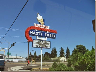 IMG_2536 Hasty Freez Sign in Lebanon, Oregon on July 14, 2006