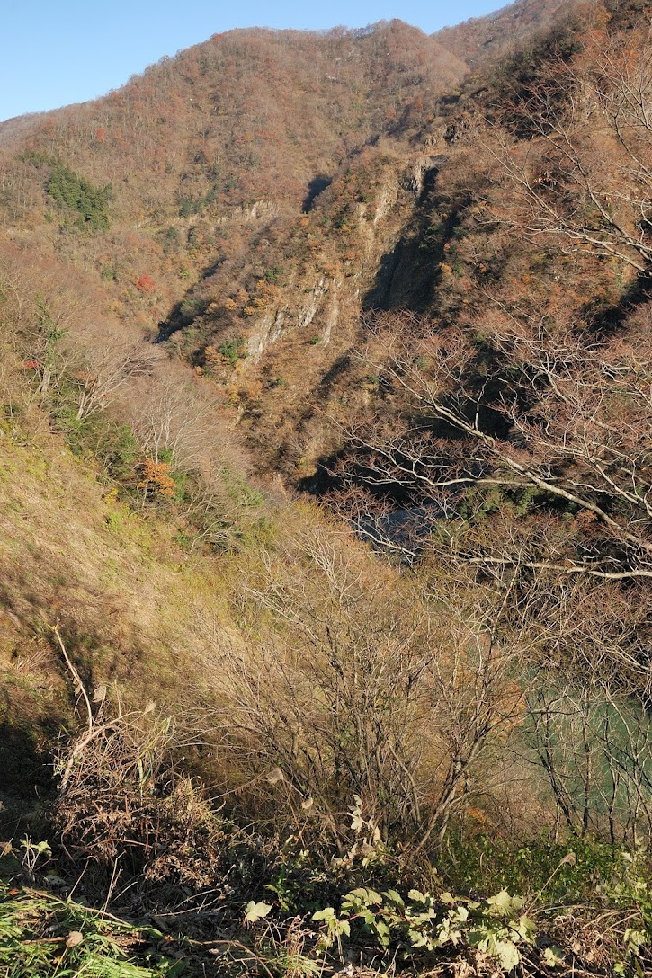 険しい渓谷