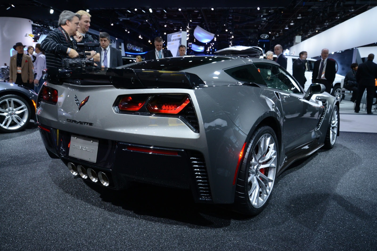 [2015-Corvette-Z06-4%255B2%255D.jpg]