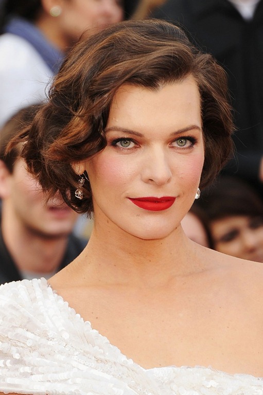 [milla-jovovich-oscars-2012-04%255B5%255D.jpg]