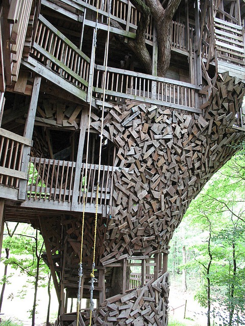 Biggest Treehouse In The World 2013 massive tree house in crosville, tennessee: the largest in the Biggest Treehouse In The World 2013 massive tree house in crosville, tennessee: the largest in the