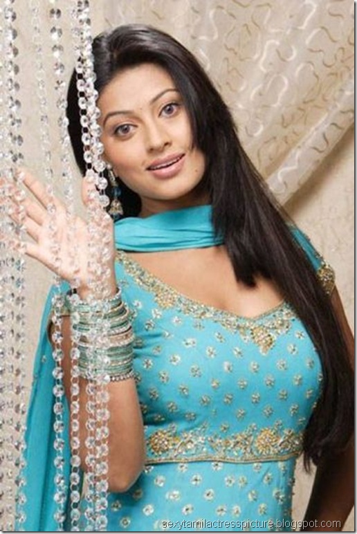 sneha_sexy_hot_boobs_stills sneha_sexy_hot_boobs_stills