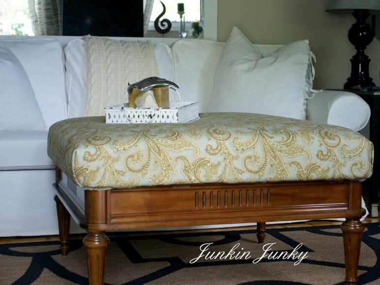 Coffee table becomes and ottoman at JunkinJunky.blogspot.com