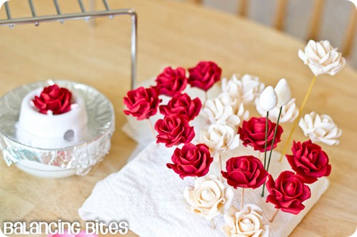 How to make small gumpaste roses (18)