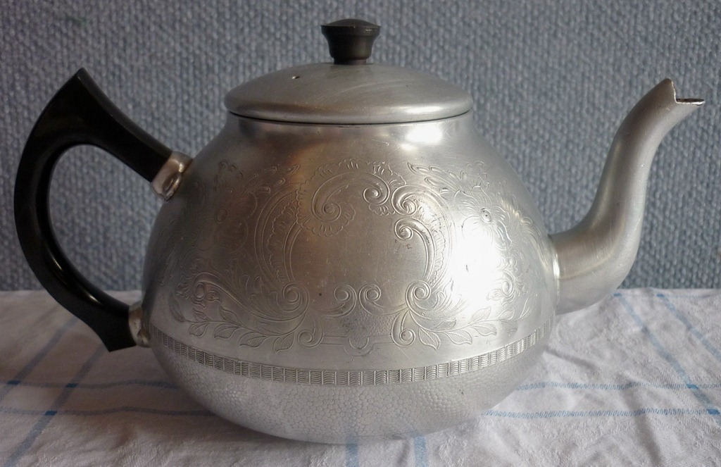 [lg.%2520teapot%25201%255B6%255D.jpg]