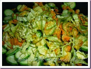 Foglie d'ulivo verdi vegan con zucchine, fiori di zucca, sgarbazza e mandorle salate (5)