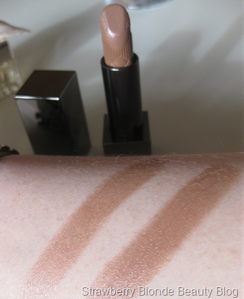 Burberry-Nude-Cashmere-Lipstick-swatch