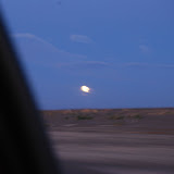 Hami - Pleine lune sur paysage désert