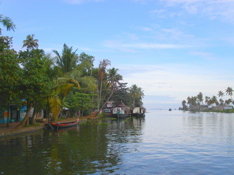 kerela-backwaters-2 kerela-backwaters-2