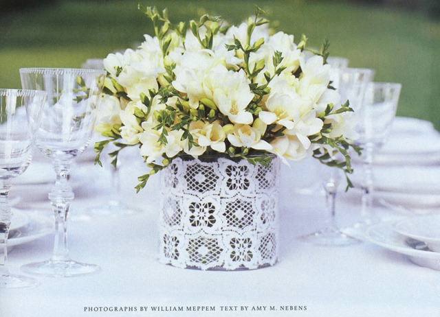 [fressia_in_cylinder_with_lace_centerpiece2%255B4%255D.jpg]