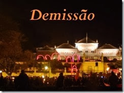 E não o demite e não se demite.Dez.2013 E não o demite e não se demite.Dez.2013