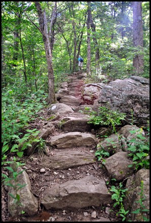 06b - Appalachian Trail climb up to summit